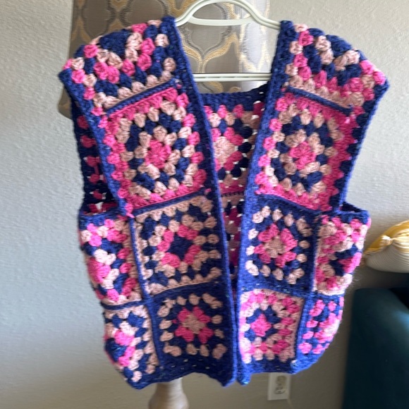 NEW!!Crochet granny square west - Picture 4 of 6